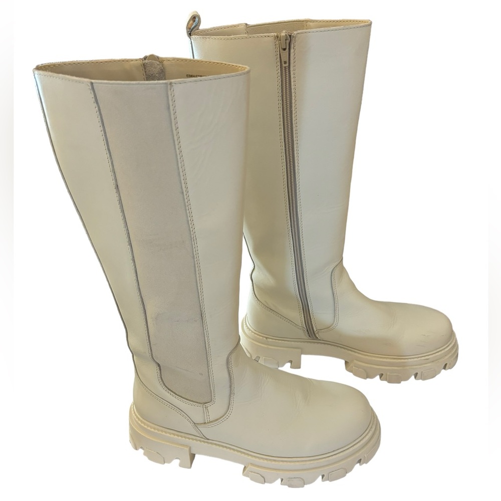 Steve Madden Women’s‎ Esma White Boot Size 9.5